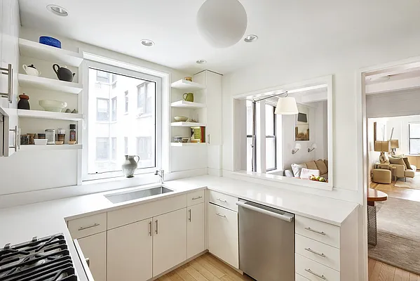 Sold by Warburg | media 19