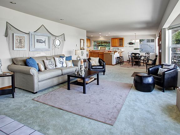 4th image of 1436 Country Club Dr