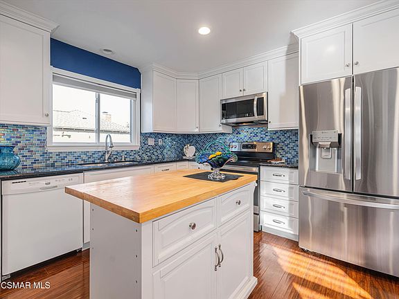 5th image of 151 Sandberg St