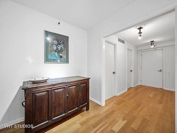 4th image of 161 E Chicago Ave APT 28A