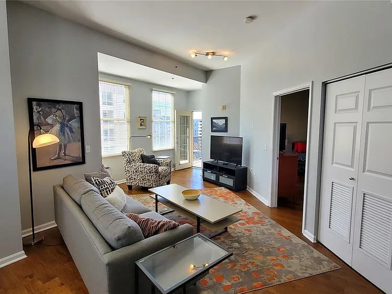 475 W 12th Ave #8H — Photo 3