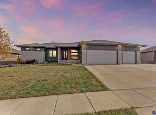 1813 W Thomas Cir, Brandon, SD 57005