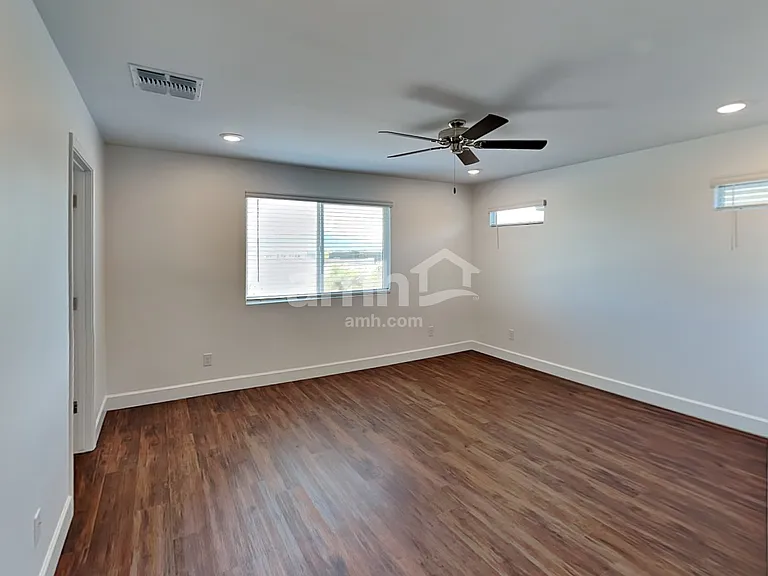 2980 N Vigo Ave — Photo 10