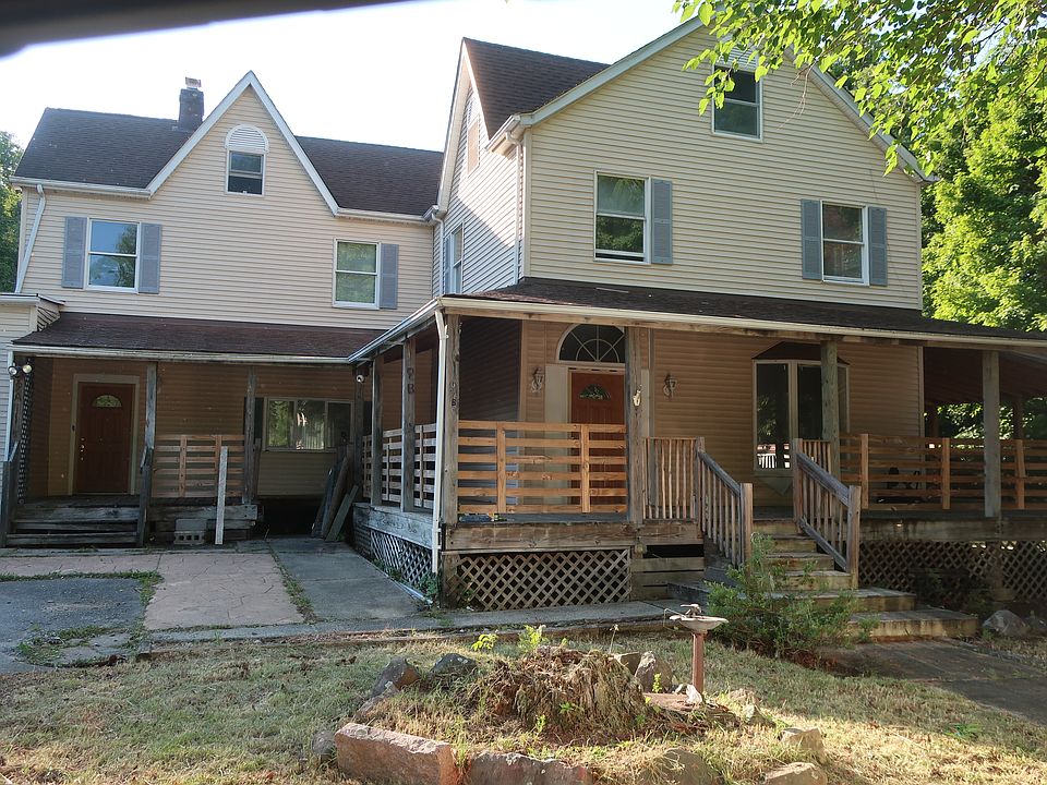 1st image of 9 Conklin Ln #2