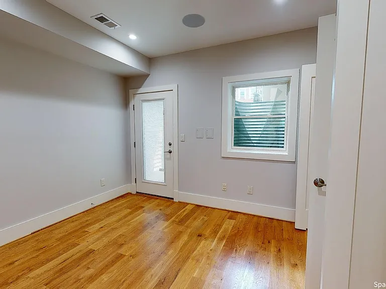 523 Lamont St NW #1 — Photo 17