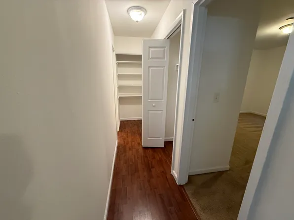 208 Undercliff Avenue image 8 of 9