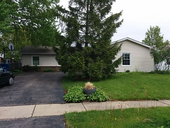 2nd image of 1109 Laurie Ln