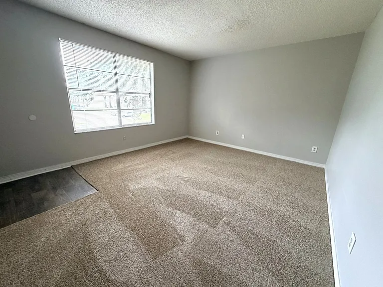 460 Bentwood Ln — Photo 15