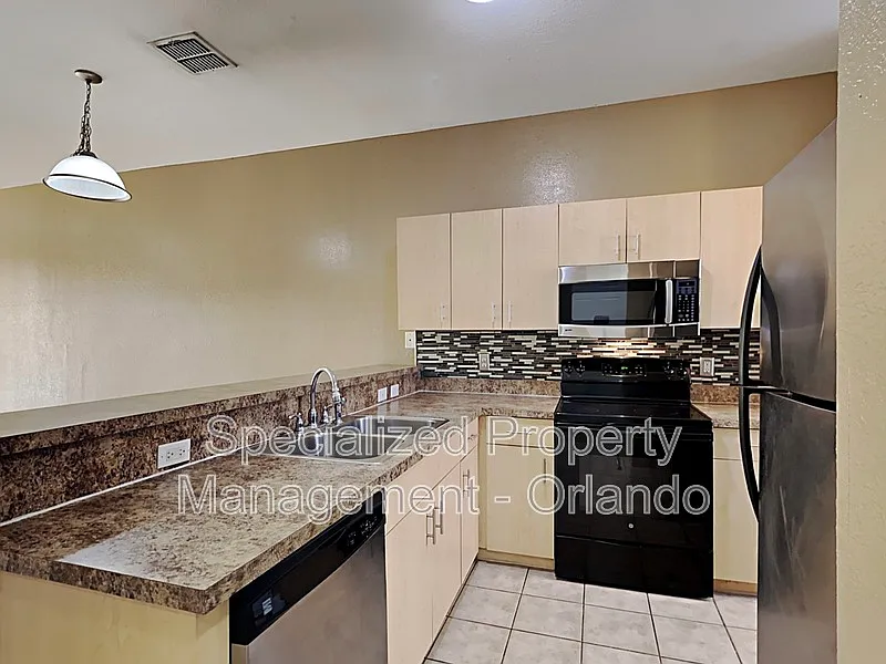 3 bed, 2.0 bath, 1249 sqft, $1,450 — Photo 4