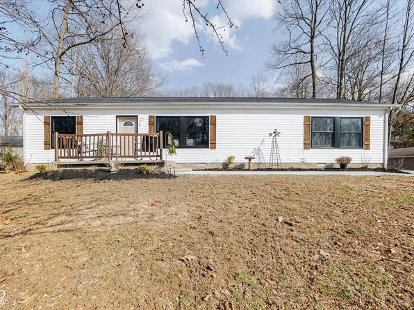 125 Burkwood Hills Ln, Springville, IN 47462