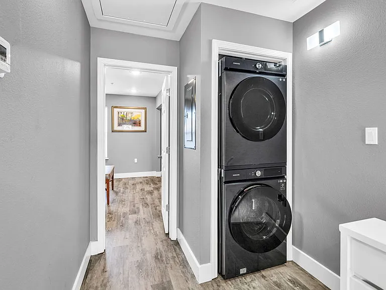 109 E Orchard Loop — Photo 16