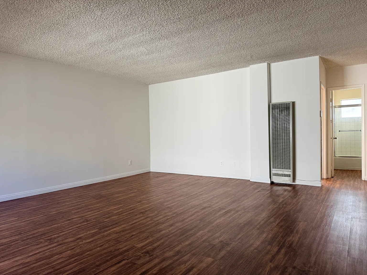 $1550 / 1 bedroom, 1 bath, La Crescenta Apartment — Photo 2