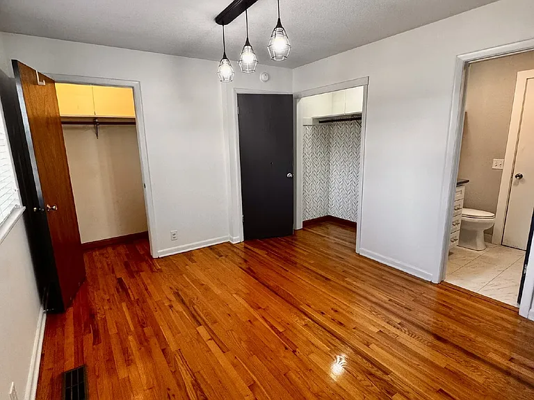 922 S 15th St — Photo 17
