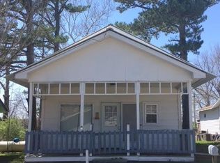 511 Locust Ave, Cabool, MO 65689