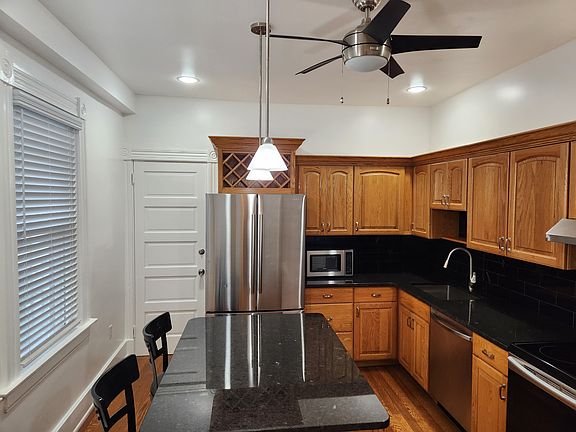 4th image of 1979 Cleneay Ave #1