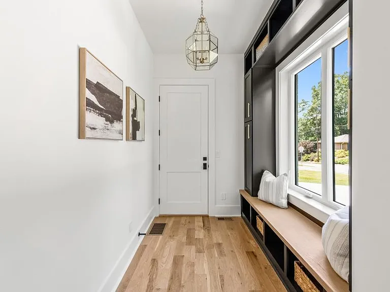 2771 Guthrie St SE — Photo 9