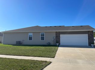 318 Waterwheel Dr, Rochester, IL 62563