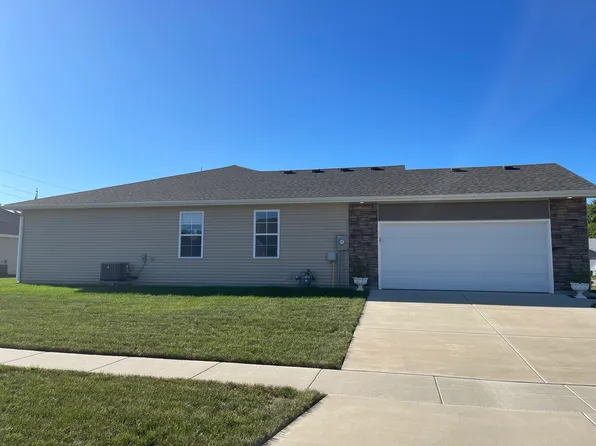 318 Waterwheel Dr, Rochester, IL 62563