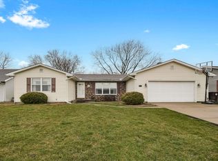 1015 Cambridge Dr, Rantoul, IL 61866