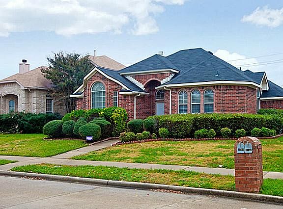 2nd image of 2709 Clearwater Dr