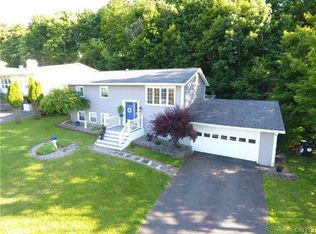 2224 Pinnacle Dr, Utica, NY 13501