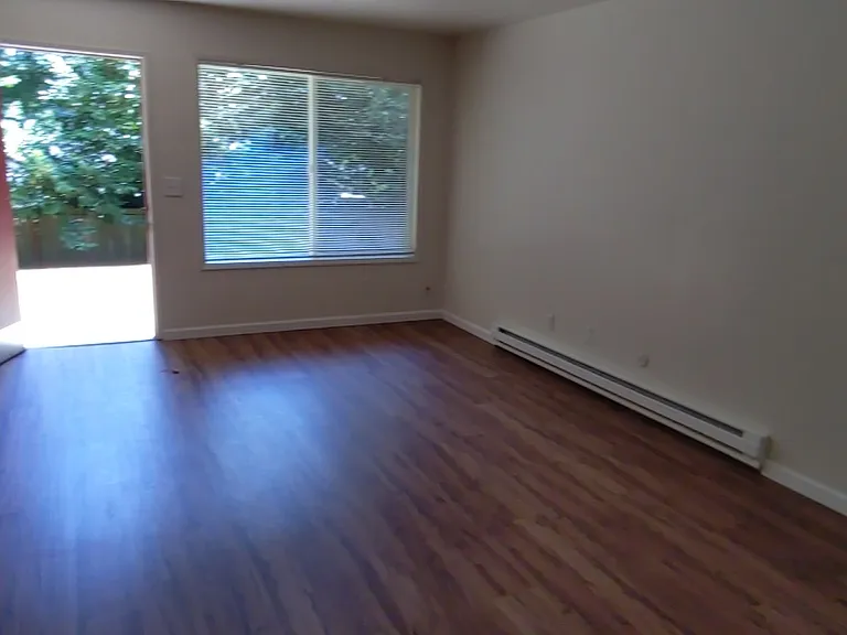 West Slope Apartments — Photo 36