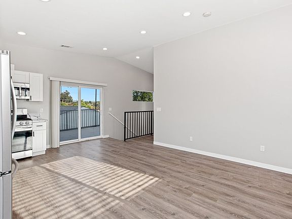 5th image of 5042 54th St
