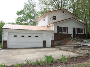 1662 E Shore Dr, Nashville, IN 47448
