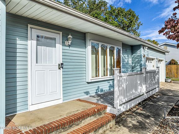 3rd image of 319 Savannah Road