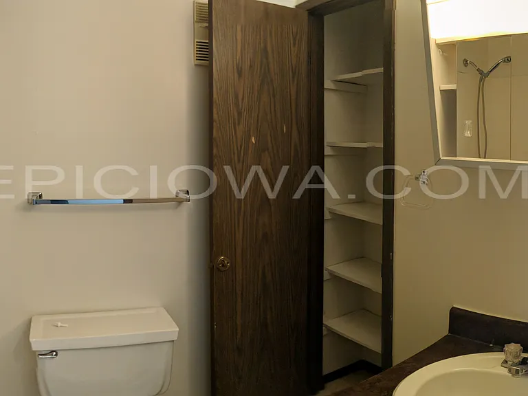 20 N 10th Ave #4 — Photo 2