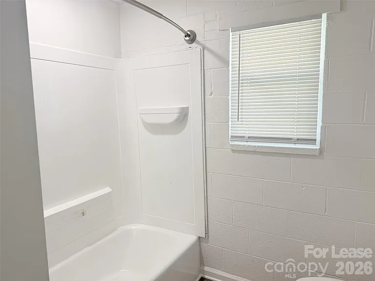 110 N Peterson St — Photo 13
