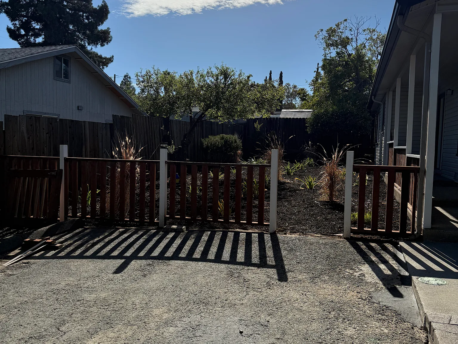 4552 Blum Rd — Photo 1