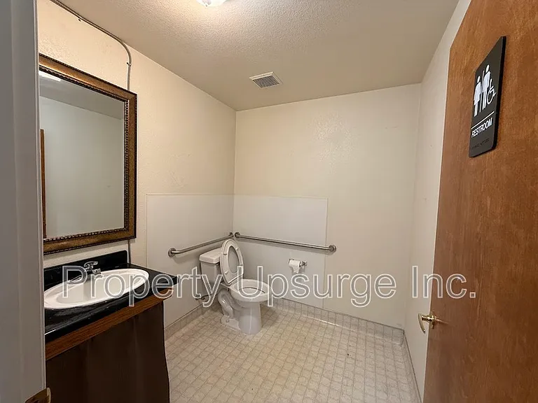 3404 Bechelli Ln #C — Photo 5