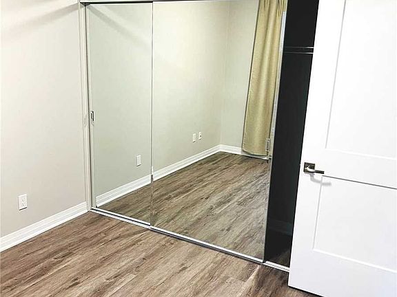 3rd image of 95 Dundas St W #109