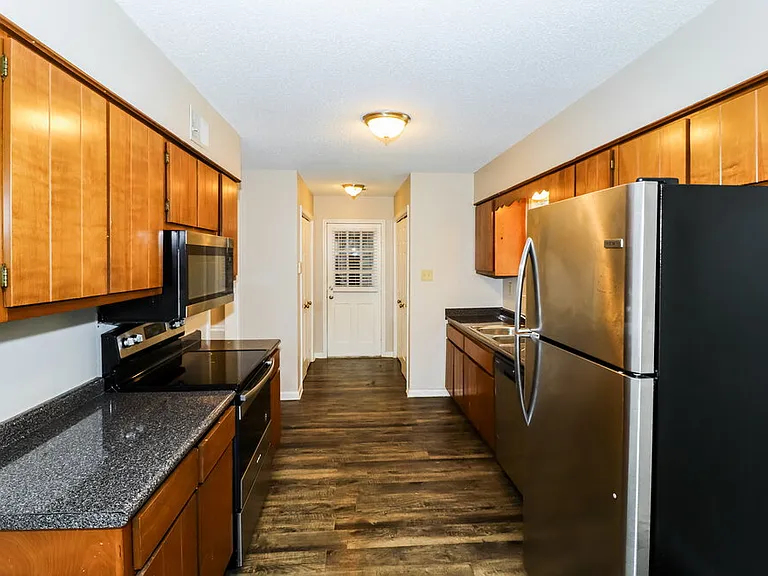 423 Cairn Cv — Photo 9