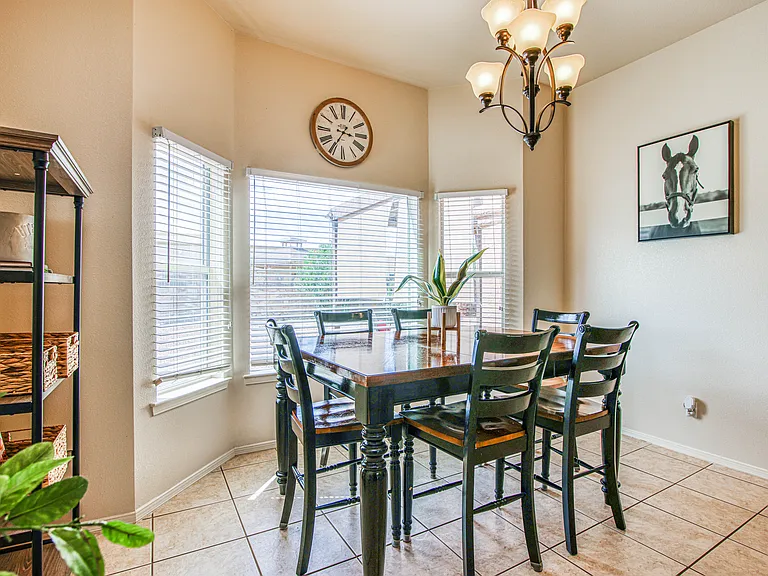 706 Lauren St — Photo 13