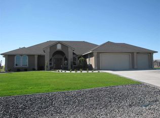 11804 Pelican Rd, Pasco, WA 99301