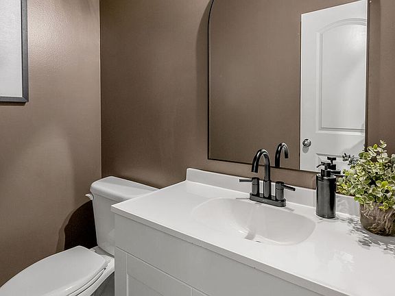 4th image of 219 Sinclair Ct