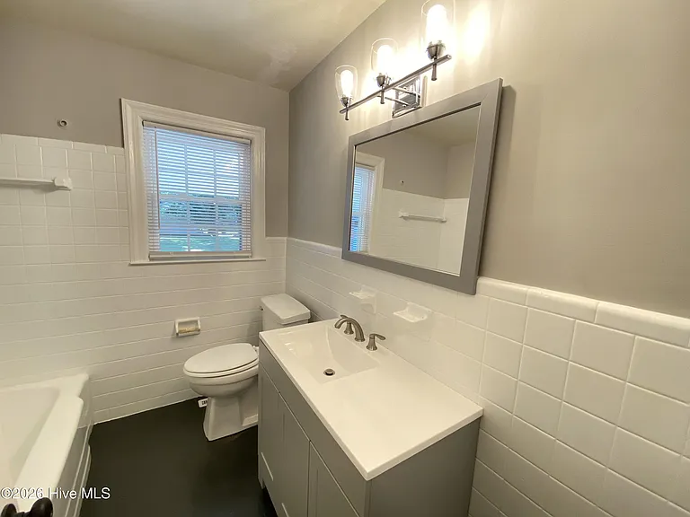 1710 S Elm St — Photo 7