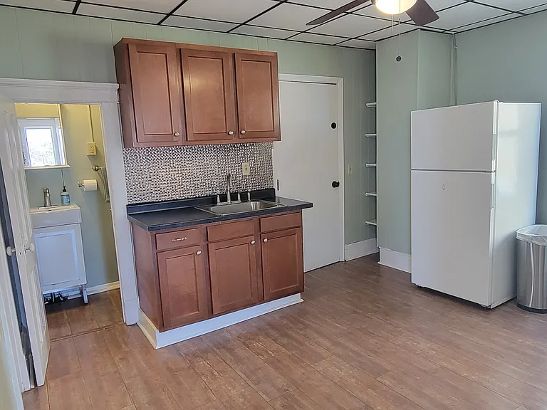 54 Birch Ave S — Photo 4