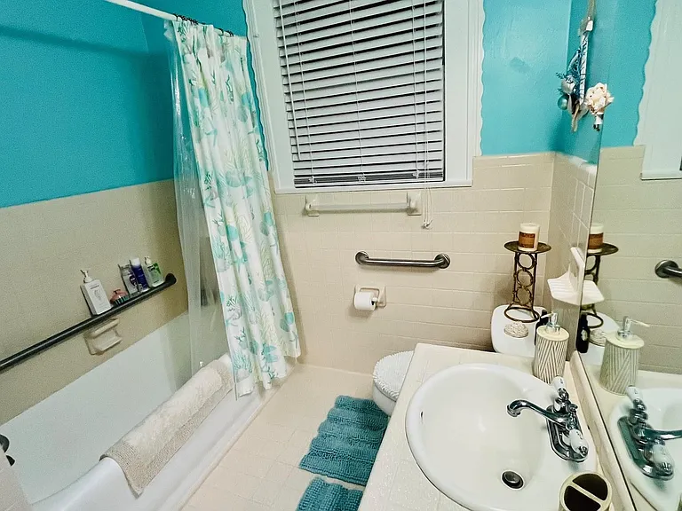 4623 Avenue N 1/2 — Photo 32