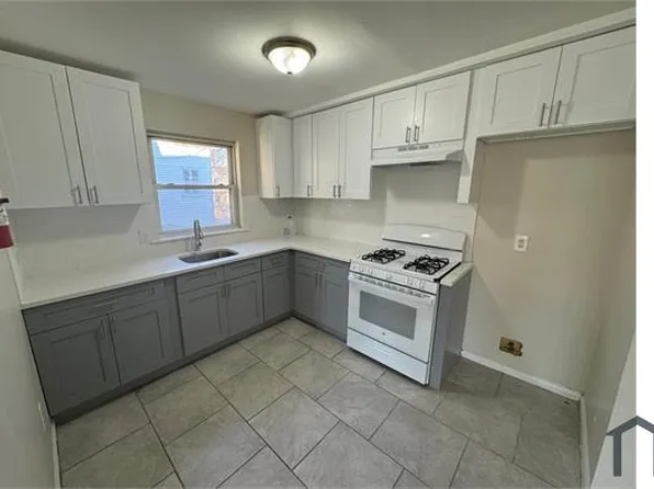 740 S 15th St #1, Newark, NJ 07103