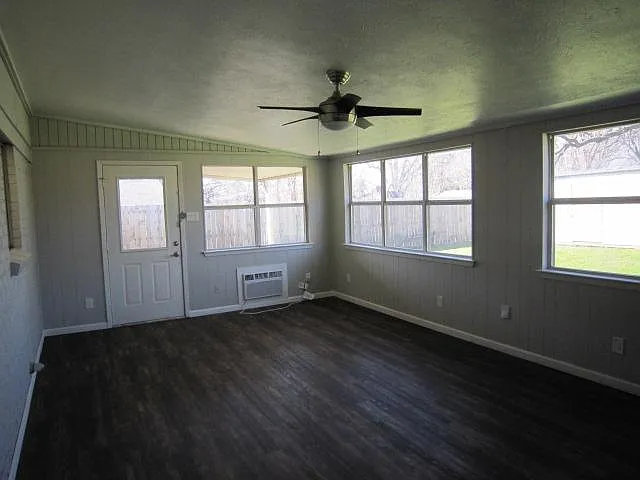 1610 Toplea Dr — Photo 12