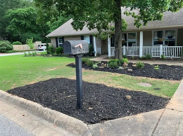 2385 N Azalea Ter, Fayetteville, AR 72703