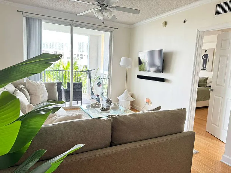 17145 N Bay Rd #Penthouse 4609 — Photo 43
