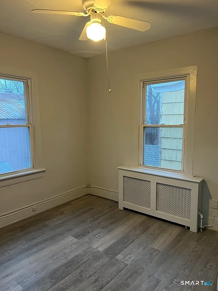 3 bed, 1400 sqft, $2,500 — Photo 2