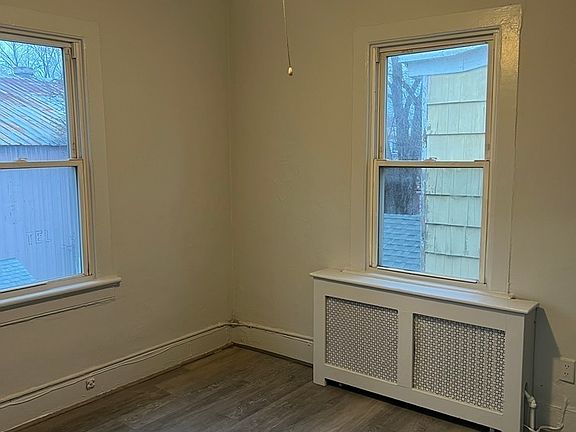 2nd image of 50 W Washington Ave #50
