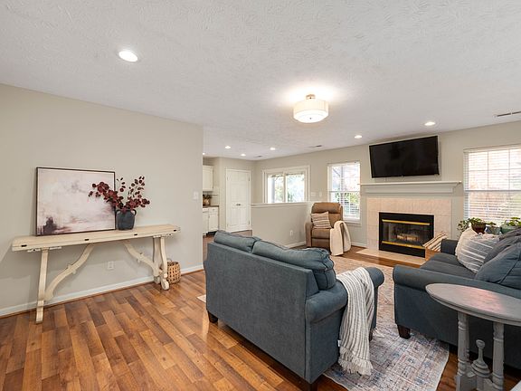 5th image of 19506 Creekview Dr