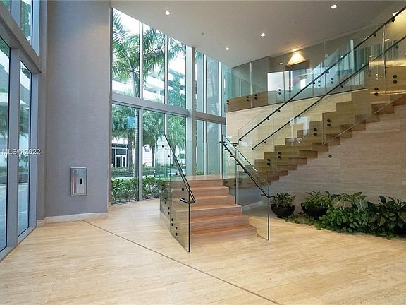 4th image of 16385 Biscayne Blvd #3116
