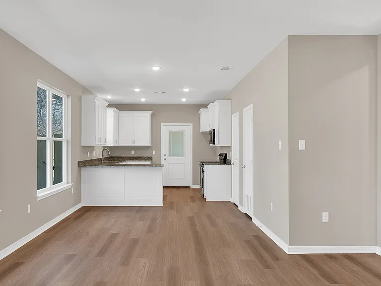 3504 Zach Ct — Photo 4